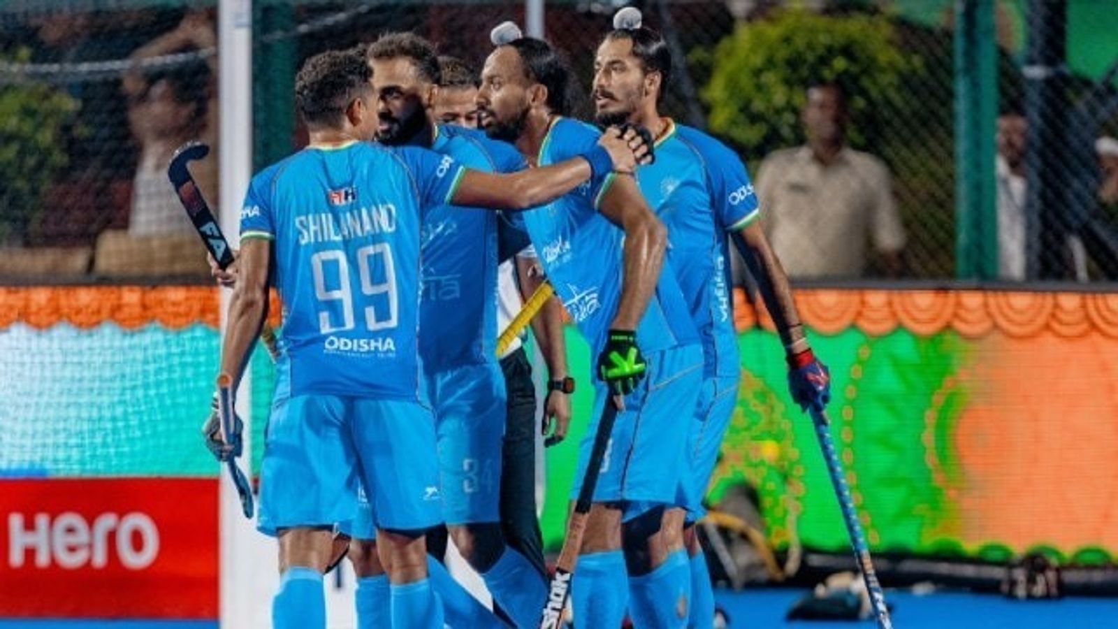 Hockey Asia cup 2025:सुखजीत सिंह के दम पर पिछड़ने के बावजूद भारतीय टीम ने 4-1 से जीती बाजी, मलेशिया को हराकर सुपर 4 में टॉप पर पहुंची Hockey Asia cup 2025:सुखजीत सिंह के दम पर पिछड़ने के बावजूद भारतीय टीम ने 4-1 से जीती बाजी, मलेशिया को हराकर सुपर 4 में टॉप पर पहुंची