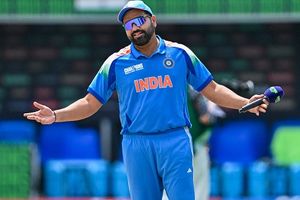 संजू सैमसन की टीम के तेज गेंदबाज ने रोहित शर्मा की कप्तानी को लेकर दिया विस्फोटक बयान, कहा - IPL में कप्तानी करना कोई... SportsTak Hindi