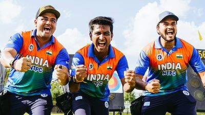 भारतीय तीरंदाजी टीम ने रचा इतिहास, विश्व चैंपियनशिप में पहली बार गोल्ड मेडल किया अपने नाम, फ्रांस को दी मात SportsTak Hindi