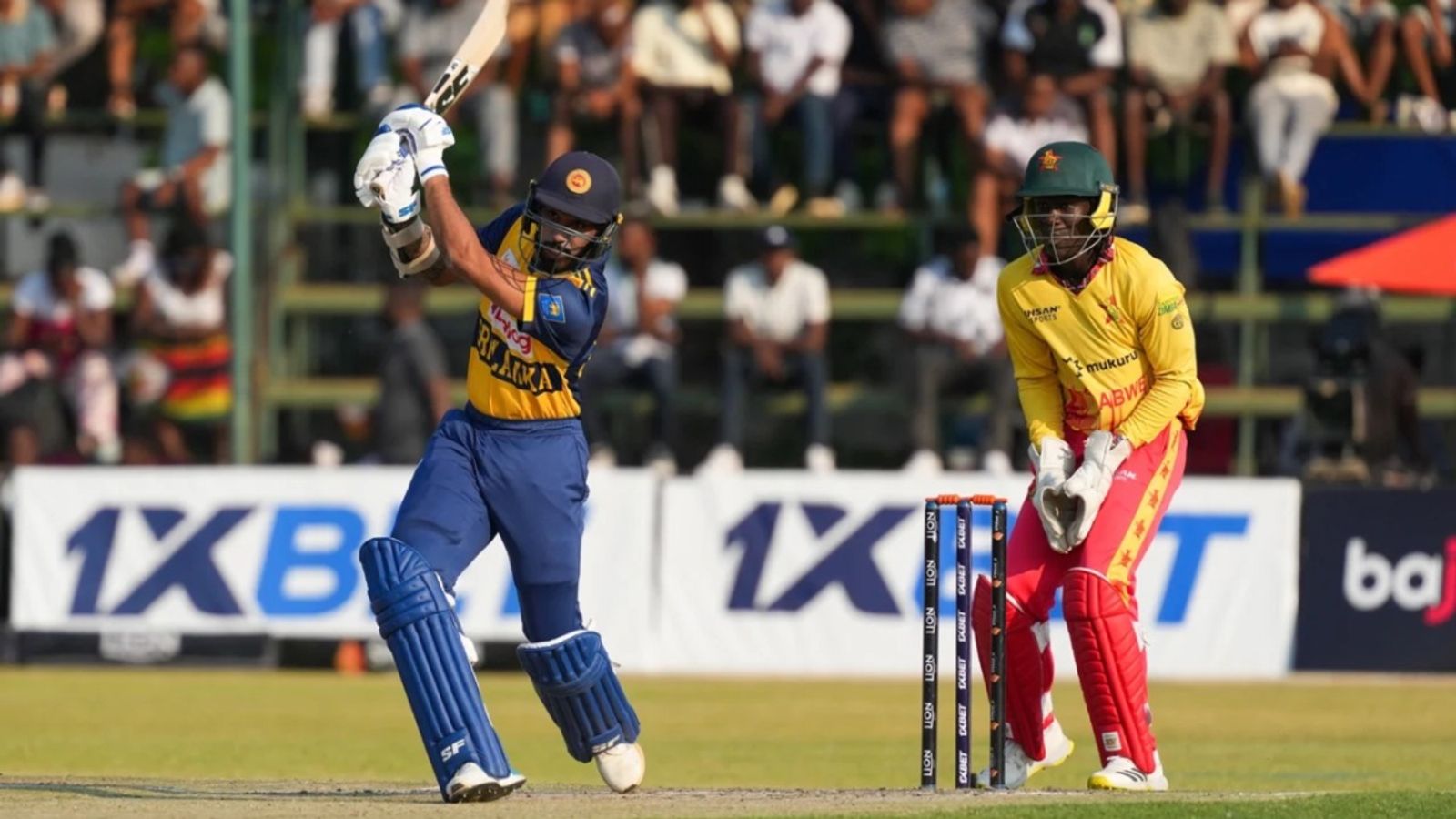 श्रीलंका ने एशिया कप से पहले विरोधियों के लिए बजाई खतरे की घंटी, 14 गेंद पहले चेज किया 191 का लक्ष्य, जिम्बाब्वे को 8 विकेट से पीटा श्रीलंका ने एशिया कप से पहले विरोधियों के लिए बजाई खतरे की घंटी, 14 गेंद पहले चेज किया 191 का लक्ष्य, जिम्बाब्वे को 8 विकेट से पीटा