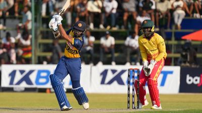 श्रीलंका ने एशिया कप से पहले विरोधियों के लिए बजाई खतरे की घंटी, 14 गेंद पहले चेज किया 191 का लक्ष्य, जिम्बाब्वे को 8 विकेट से पीटा SportsTak Hindi