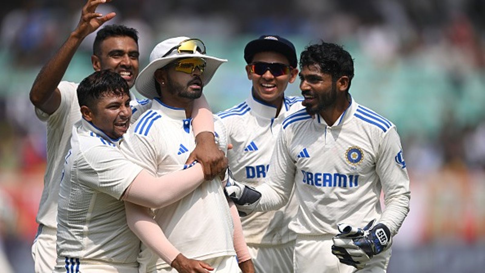 'हर हाल में इसे टेस्ट टीम में खिलाओ', सिर्फ 6 टेस्ट खेलने वाले बैटर के सपोर्ट में उतरे क्रिस गेल, कहा- उसकी कोई गलती नहीं 'हर हाल में इसे टेस्ट टीम में खिलाओ', सिर्फ 6 टेस्ट खेलने वाले बैटर के सपोर्ट में उतरे क्रिस गेल, कहा- उसकी कोई गलती नहीं