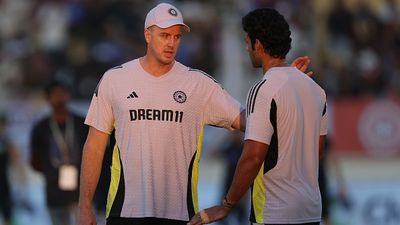 Asia cup 2025: बॉलिंग कोच मॉर्ने मॉर्केल की टीम इंडिया को चेतावनी, बताया- इस टीम को गलती से भी मत लेना हल्के में SportsTak Hindi