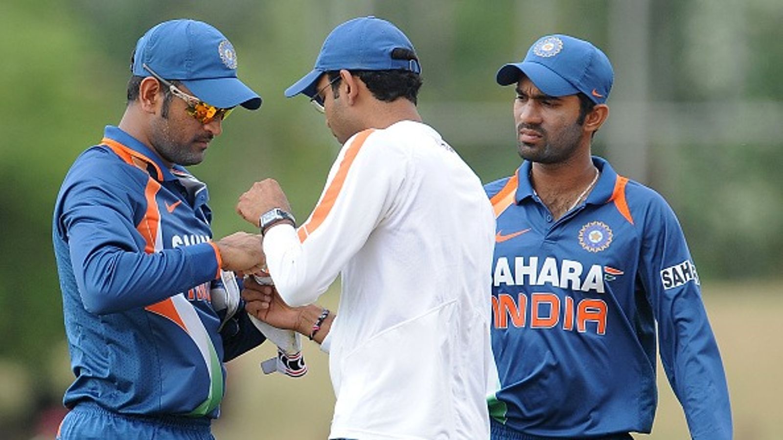 'धोनी ने मुझे गिरगिट बनने पर मजबूर कर दिया था', दिनेश कार्तिक का चौंकाने वाला खुलासा, बोले- मैं पूछता था... 'धोनी ने मुझे गिरगिट बनने पर मजबूर कर दिया था', दिनेश कार्तिक का चौंकाने वाला खुलासा, बोले- मैं पूछता था...