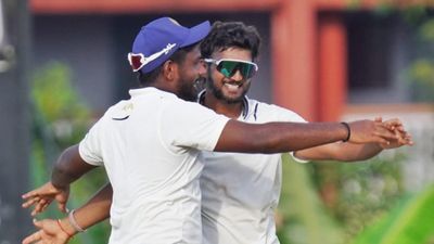 7060 रन बनाने और 484 लेने विकेट वाले दिग्गज ने छोड़ी संजू सैमसन की टीम, कहा- मैंने अपना आखिरी मैच खेल लिया और... SportsTak Hindi