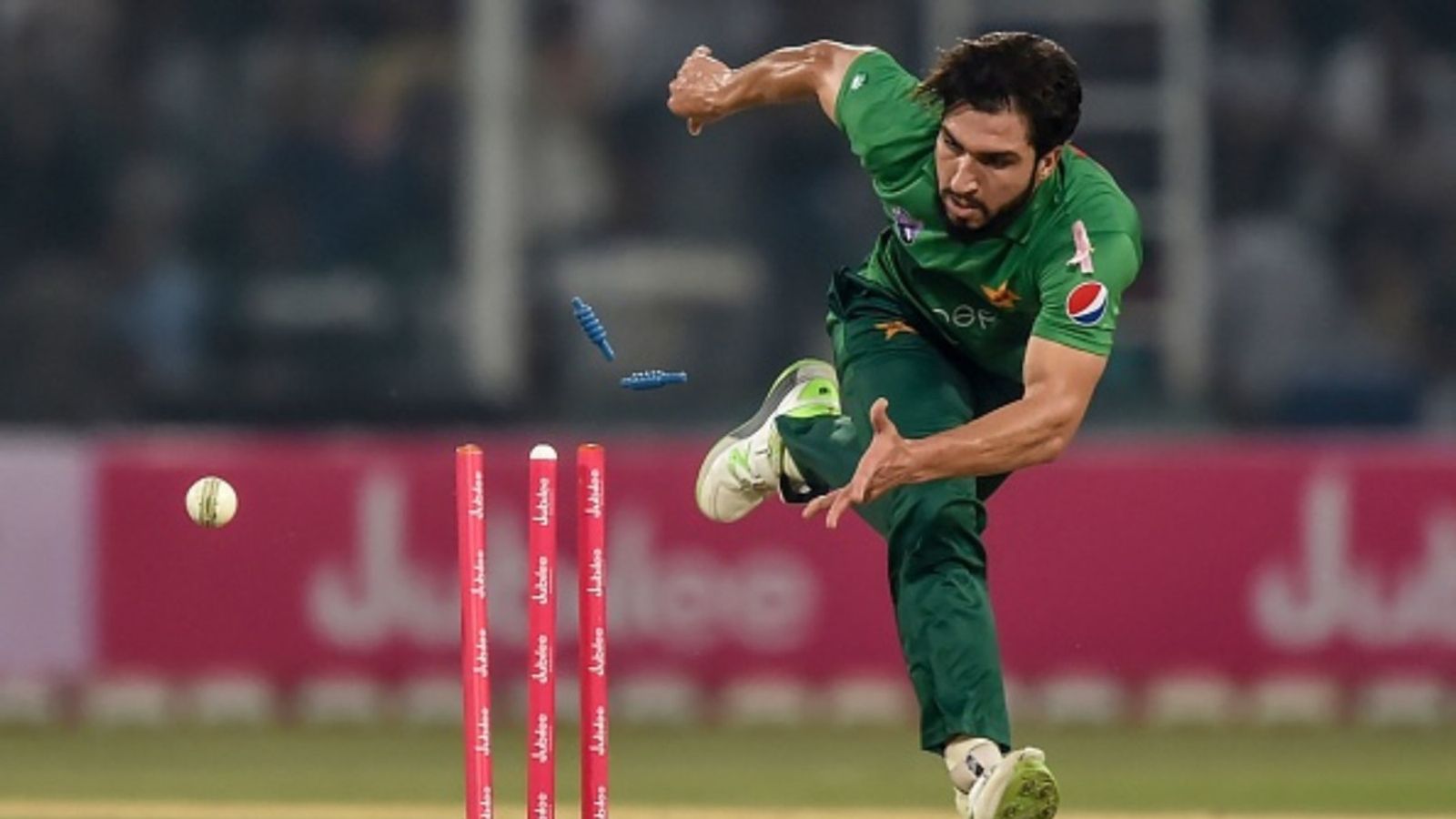एशिया कप 2025 के बीच पाकिस्तानी खिलाड़ी ने किया संन्यास का ऐलान, टीम में मौके नहीं मिलने के बाद उठाया कदम एशिया कप 2025 के बीच पाकिस्तानी खिलाड़ी ने किया संन्यास का ऐलान, टीम में मौके नहीं मिलने के बाद उठाया कदम