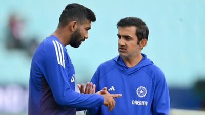 'यूएई के खिलाफ भी बुमराह चाहिए', एशिया कप में IND vs UAE  मैच से पहले भड़के जडेजा, कहा  - वैसे तो उसे रुई में लपेटकर... Jasprit Bumrah, Gautam Gambhir