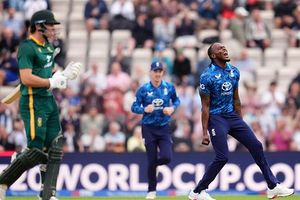 साउथ अफ्रीका के हाथों इंग्लैंड के वनडे सीरीज हारने के बावजूद जोफ्रा आर्चर की लंबी छलांग, करियर की सबसे बेस्ट रैंकिंग पर पहुंचे SportsTak Hindi