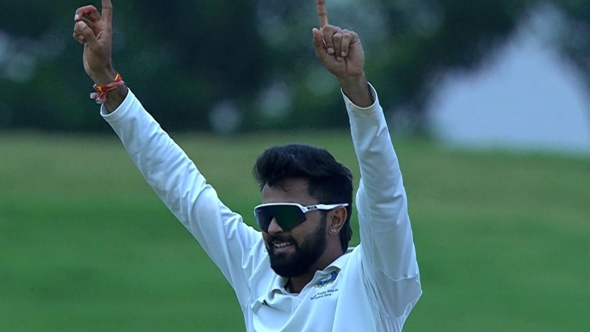 Duleep Trophy Final 2025: कुमार कार्तिकेय-सारांश के आगे पस्त हुई साउथ जोन की टीम, 149 रन पर ढेर, मजबूत स्थिति में पहुंची पाटीदार की सेंट्रल जोन