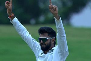 Duleep Trophy Final 2025: कुमार कार्तिकेय-सारांश के आगे पस्त हुई साउथ जोन की टीम, 149 रन पर ढेर, मजबूत स्थिति में पहुंची पाटीदार की सेंट्रल जोन SportsTak Hindi