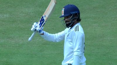 Duleep Trophy Final 2025: कप्तान रजत पाटीदार के बल्ले ने खिताबी मुकाबले में उगली आग,112 गेंदों में सेंचुरी ठोक रचा इतिहास SportsTak Hindi