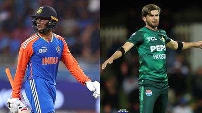 'वसीम अकरम को इस बात से नफरत होगी', संजय मांजरेकर ने पाकिस्तानी गेंदबाजों को लेकर कसा तंज, कहा - उनमें स्पीड नहीं लेकिन...  Abhishek Sharma and Shaheen Afridi