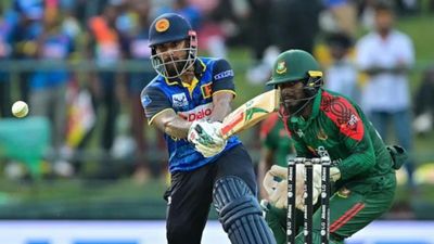 SL vs BAN: श्रीलंका ने टॉस जीतकर बांग्लादेश को दी बैटिंग, हसारंगा की वापसी, देखिए दोनों टीमों की प्लेइंग इलेवन SportsTak Hindi