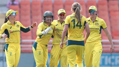 IND vs AUS: वर्ल्ड कप से पहले ऑस्ट्रेलिया ने भारत को दिन में तारे दिखाए, पहले वनडे में 8 विकेट से धोया, 281 बनाकर भी बुरी तरह हारी टीम इंडिया SportsTak Hindi