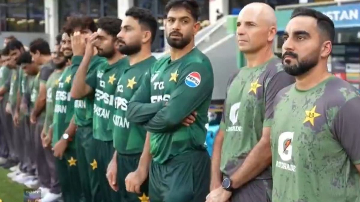 Pakistani players during the national anthem