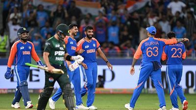 IND vs PAK, Asia Cup 2025 : भारत के तूफान में तिनके की तरह उड़ा पाकिस्तान, सूर्या एंड कंपनी ने 7 विकेट से रौंदा, सुपर-4 में धमाकेदार एंट्री SportsTak Hindi