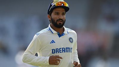 RCB के IPL चैंपियन कप्तान रजत पाटीदार की सेंट्रल जोन ने जीता Duleep Trophy का खिताब, फाइनल में साउथ जोन को दी छह विकेट से मात SportsTak Hindi