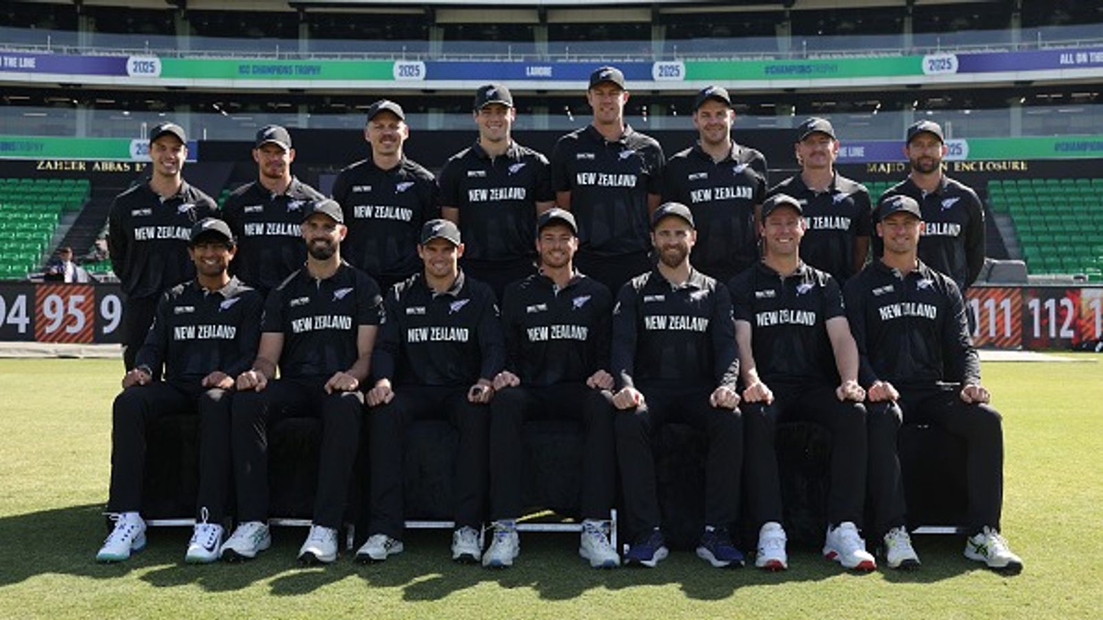 न्यूजीलैंड को भारत में होने वाले टी20 वर्ल्ड कप से पहले बड़ा झटका, इन पांच स्टार खिलाड़ियों ने रेगुलर खेलने से किया मना न्यूजीलैंड को भारत में होने वाले टी20 वर्ल्ड कप से पहले बड़ा झटका, इन पांच स्टार खिलाड़ियों ने रेगुलर खेलने से किया मना