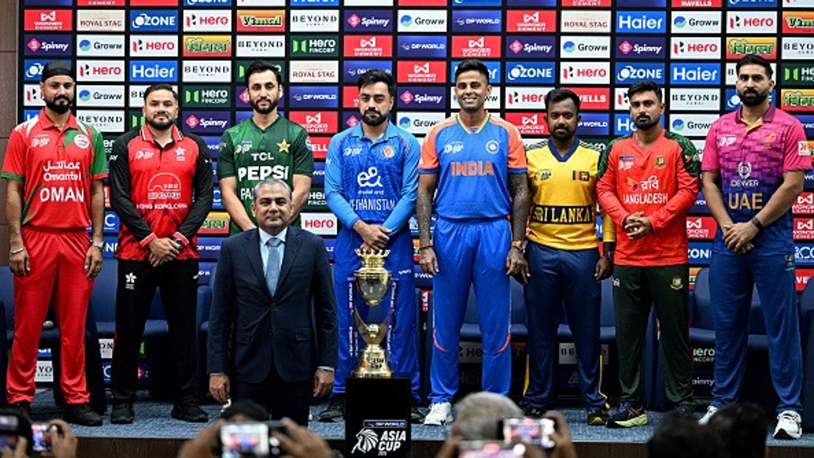 Asia cup 2025: हैंडशेक विवाद के बाद अब टीम इंडिया का बड़ा प्लान, फाइनल जीते तो मोहसिन नकवी से नहीं लेंगे ट्रॉफी Asia cup 2025: हैंडशेक विवाद के बाद अब टीम इंडिया का बड़ा प्लान, फाइनल जीते तो मोहसिन नकवी से नहीं लेंगे ट्रॉफी