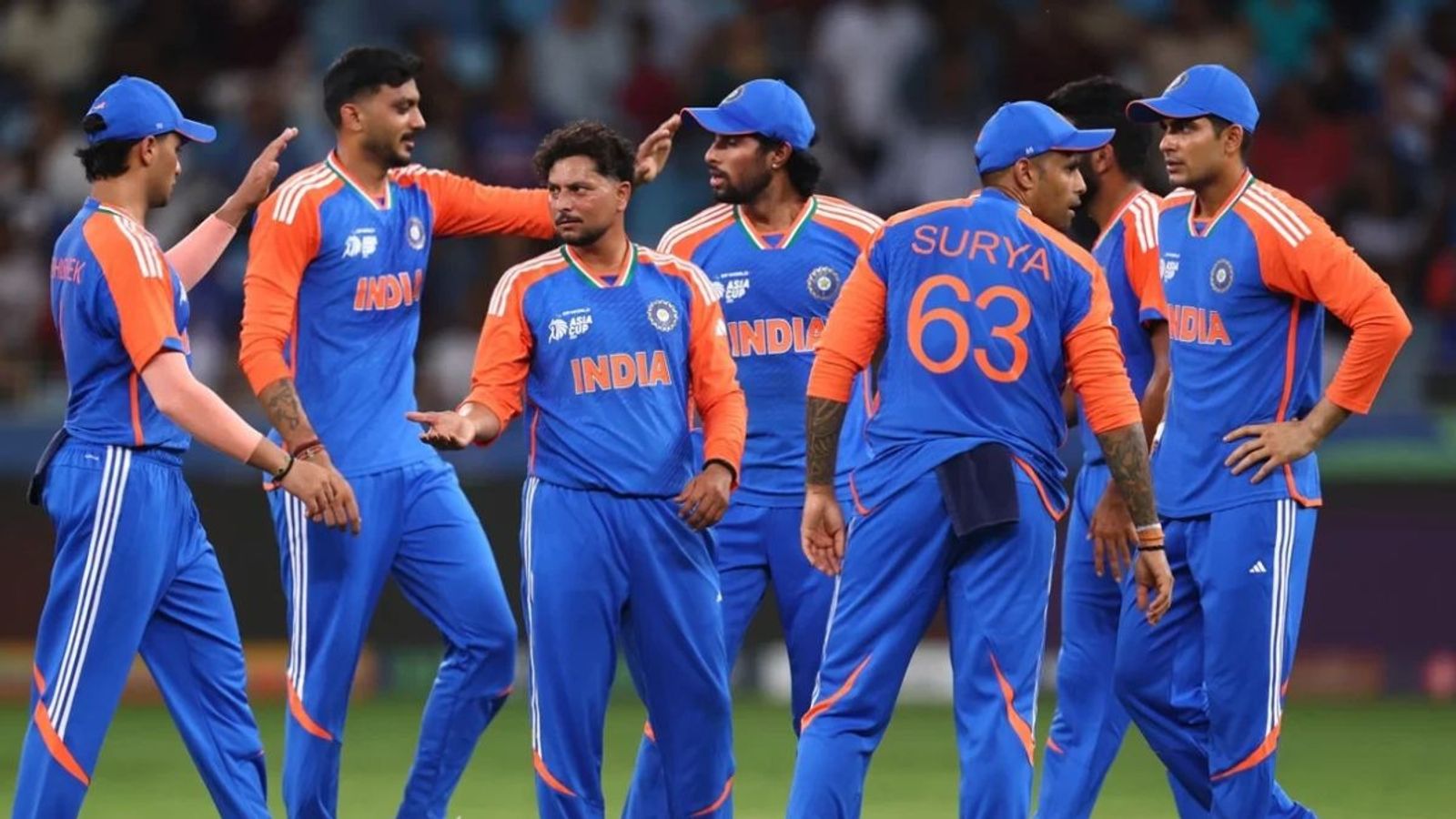 भारतीय क्रिकेट टीम को मिला नया स्पॉन्सर, अपोलो टायर्स के साथ 2028 तक के लिए हुई डील, हर मैच के लिए ड्रीम 11 से भी ज्यादा मिलेंगे पैसे भारतीय क्रिकेट टीम को मिला नया स्पॉन्सर, अपोलो टायर्स के साथ 2028 तक के लिए हुई डील, हर मैच के लिए ड्रीम 11 से भी ज्यादा मिलेंगे पैसे