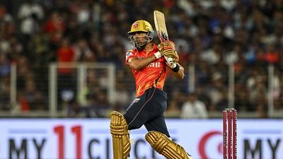 रोहित शर्मा से मिले सफलता के मंत्र को पंजाब किंग्स के शशांक सिंह ने किया शेयर, कहा - कॉपी और पेस्ट नहीं बल्कि... Punjab Kings' Shashank Singh plays a shot