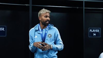 टीम इंडिया के ड्रेसिंग रूम में पाकिस्तान के खिलाफ मैच को लेकर हार्दिक पंड्या का स्पेशल मैसेज, कहा - हम सब मिलकर एक... Hardik Pandya