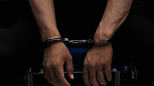 हार्दिक पंड्या का पूर्व साथी खिलाड़ी गिरफ्तार, गौतम गंभीर की टीम के खिलाफ किया था डेब्‍यू