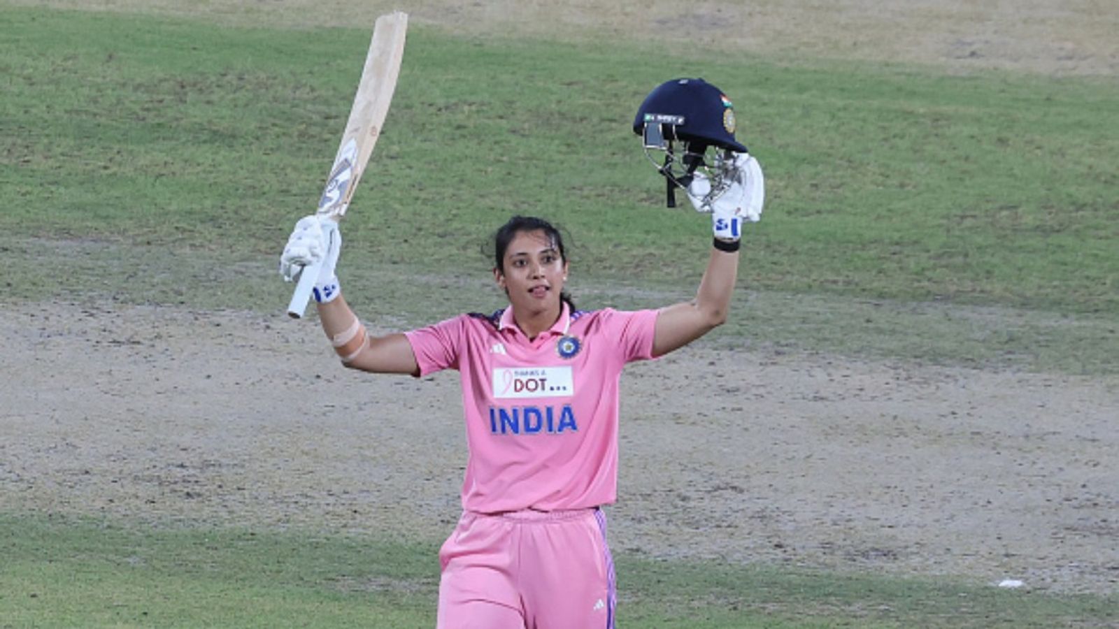 IND W vs AUS W: स्मृति मांधना ने रच दिया इतिहास, वनडे क्रिकेट में भारत की तरफ से ठोका सबसे तेज शतक, कोहली को पछाड़ा IND W vs AUS W: स्मृति मांधना ने रच दिया इतिहास, वनडे क्रिकेट में भारत की तरफ से ठोका सबसे तेज शतक, कोहली को पछाड़ा