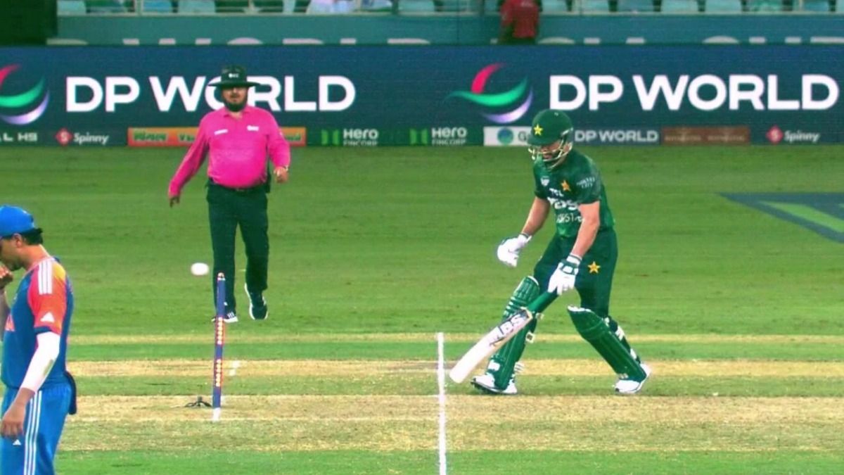 IND vs PAK: 'नज़र हटी, दुर्घटना घटी', पाकिस्तानी बल्लेबाज ऐसे हुआ रनआउट कि हो रही जगहंसाई, BCCI ने भी ली मौज, देखिए Video