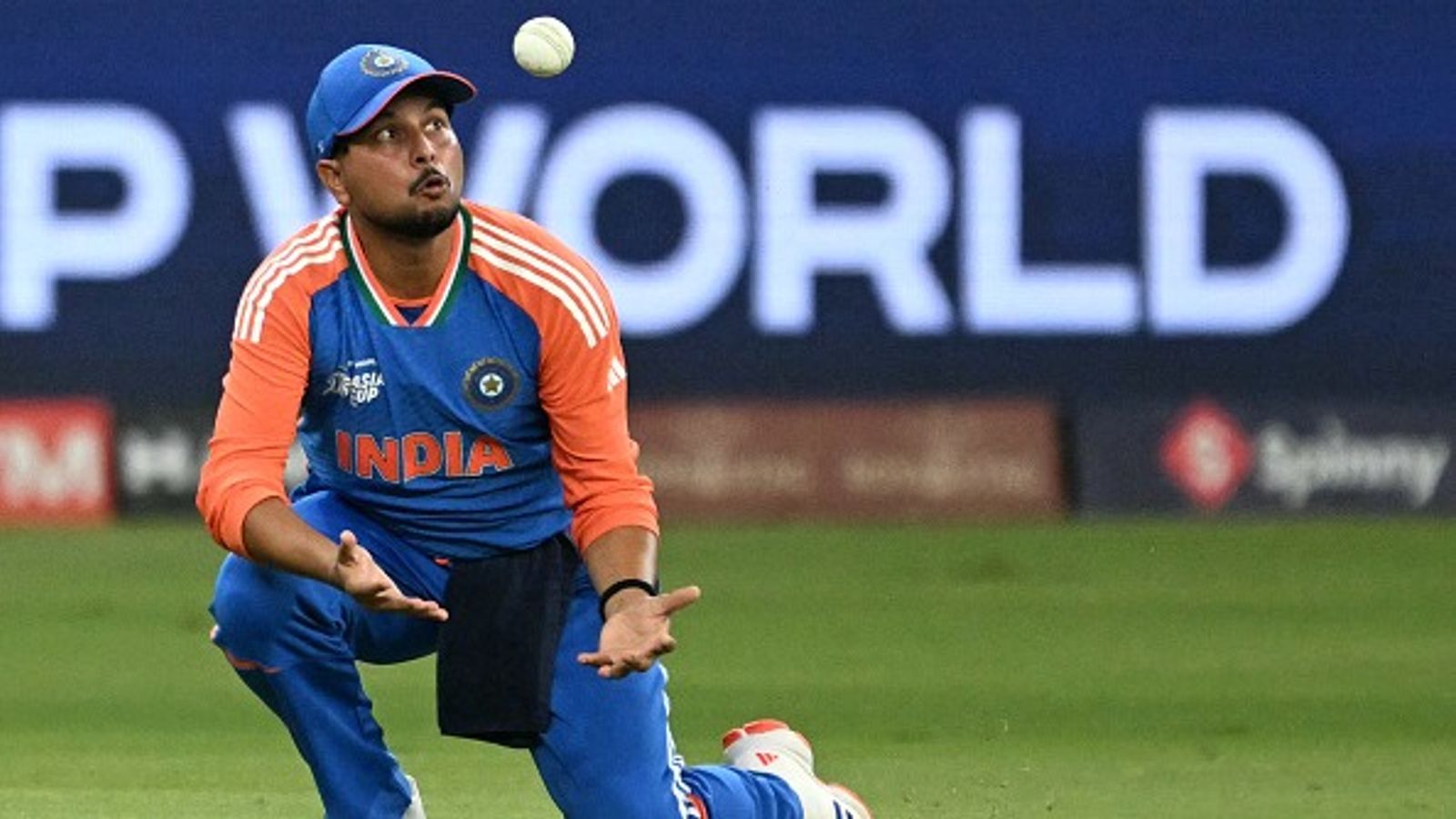 IND vs PAK:'कोच ने उन खिलाड़ियों को अपने ऑफिस आने के लिए ईमेल भेज दिया है', पाकिस्तान के खिलाफ कैच छोड़ने वाले प्लेयर्स पर सूर्यकुमार यादव का बड़ा बयान कुलदीप यादव ने सईम अयूब का कैच छोड़ा