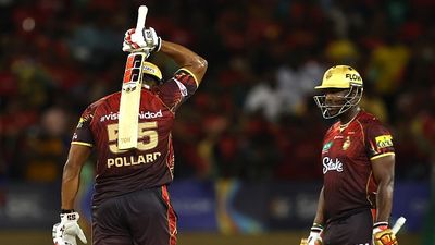 काइरन पोलार्ड CPL 2025 final में बूइंग करने वाले फैंस पर बरसे, बोले- अब यह बोरिंग हो गया, मुझे आपके लिए दुख होता है Kieron Pollard (L) of Trinbago Knight Riders