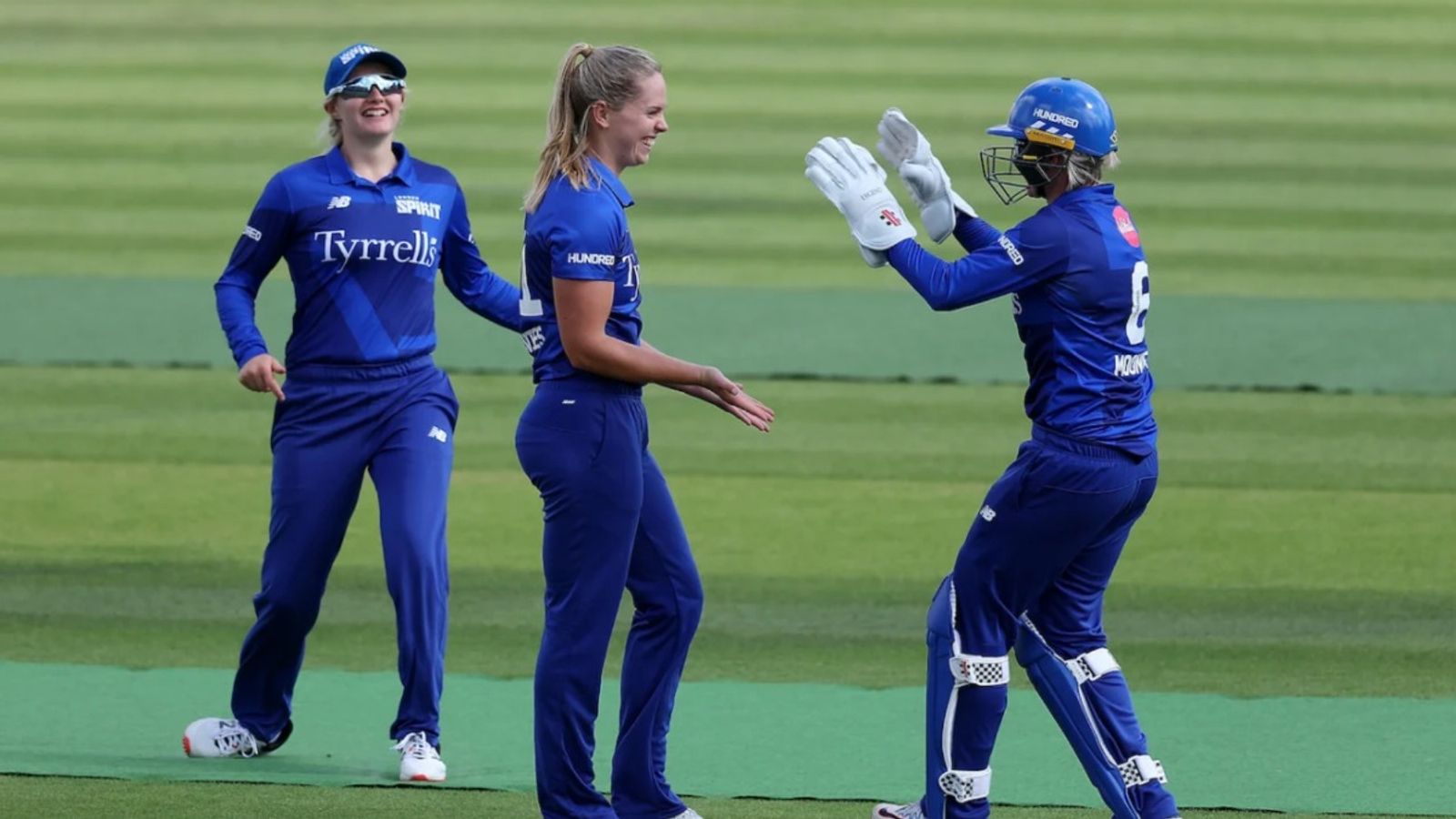 महिला वर्ल्ड कप 2025 से ठीक पहले इंग्लिश खिलाड़ी 29 की उम्र में रिटायर, वकील बनने के लिए छोड़ा दिया क्रिकेट महिला वर्ल्ड कप 2025 से ठीक पहले इंग्लिश खिलाड़ी 29 की उम्र में रिटायर, वकील बनने के लिए छोड़ा दिया क्रिकेट