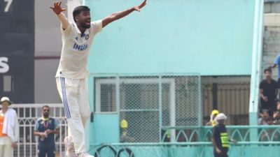 IND A vs AUS A: शुभमन गिल की IPL टीम के गेंदबाज ने ऑस्ट्रेलिया के 5 बल्लेबाजों को किया अकेले ढेर, फ्लॉप रही सिराज- प्रसिद्ध की जोड़ी, कंगारुओं ने बनाए 350 रन SportsTak Hindi