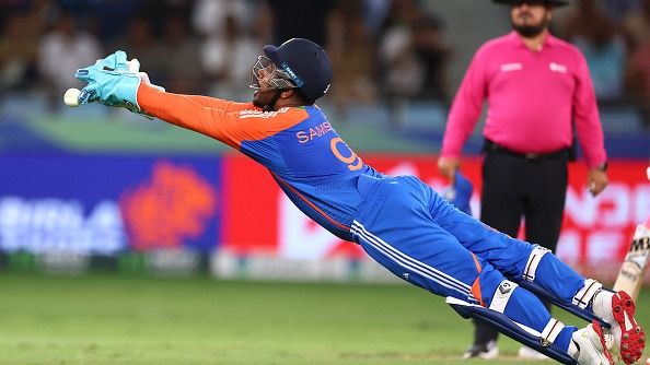 IND vs BAN : टीम इंडिया के खिलाड़ियों ने पिछले दो मैच में टपकाए 9 कैच, घटिया फील्डिंग पर वरुण चक्रवर्ती ने कहा- रिंग ऑफ फायर के चलते...