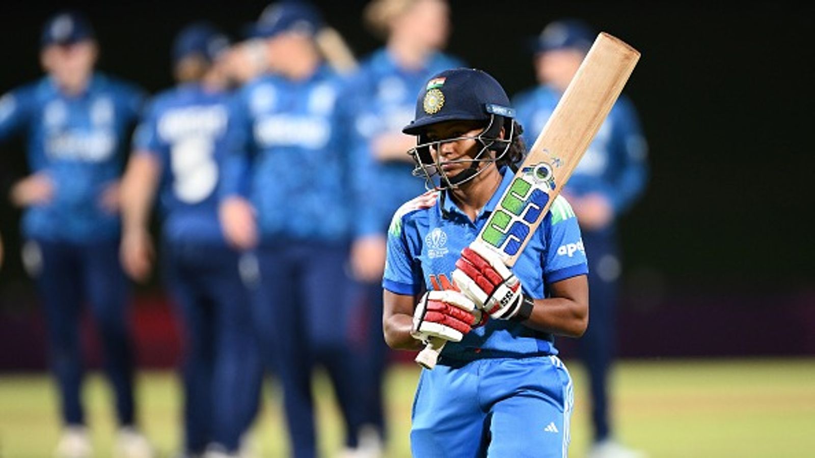 IND vs ENG: भारत को वर्ल्ड कप से ठीक पहले 153 रन से मिली हार, इंग्लैंड के 340 रन के जवाब में 187 रन पर सिमटी टीम IND vs ENG: भारत को वर्ल्ड कप से ठीक पहले 153 रन से मिली हार, इंग्लैंड के 340 रन के जवाब में 187 रन पर सिमटी टीम