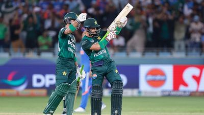 Exclusive: 'गन सेलिब्रेशन' के मामले में साहिबजादा फरहान की सुनवाई खत्म, सजा से बचने के लिए शादी तक के दिए बहाने, जानें पाकिस्तानी बल्लेबाज ने क्या-क्या कहा? SportsTak Hindi