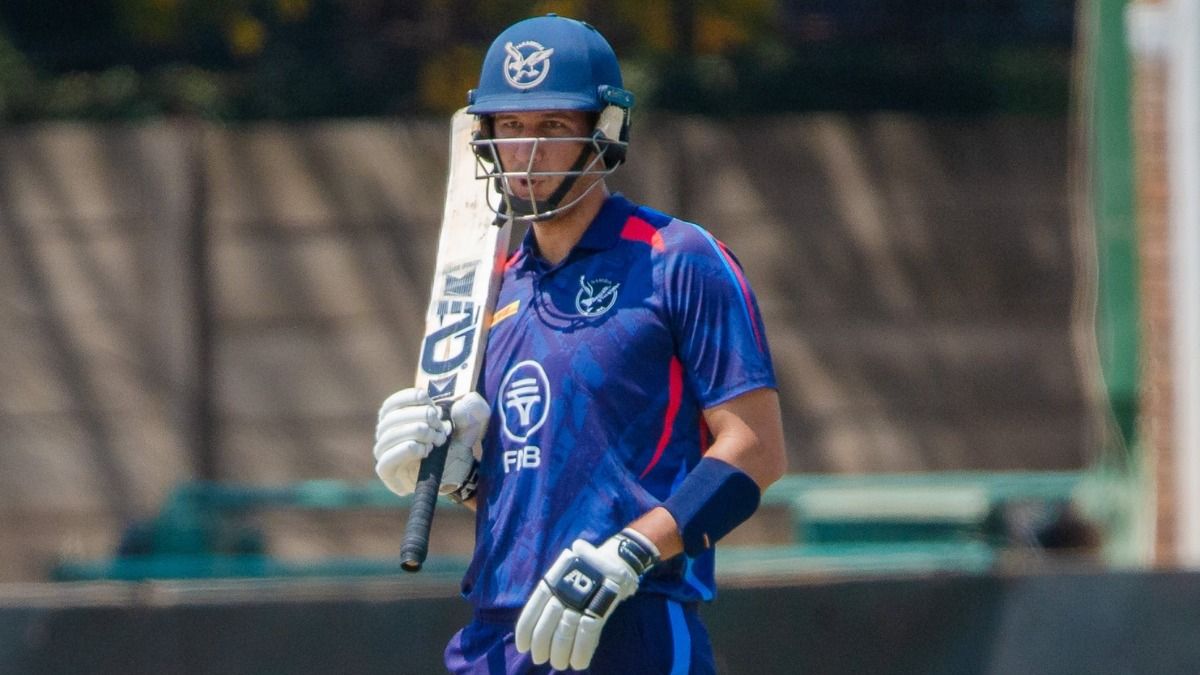 गेंदबाज ने T20I शतक ठोककर मचाया कोहराम, अभिषेक शर्मा की तरह 37 गेंद में उड़ाया सैकड़ा, छठे नंबर पर उतरकर किया करिश्मा