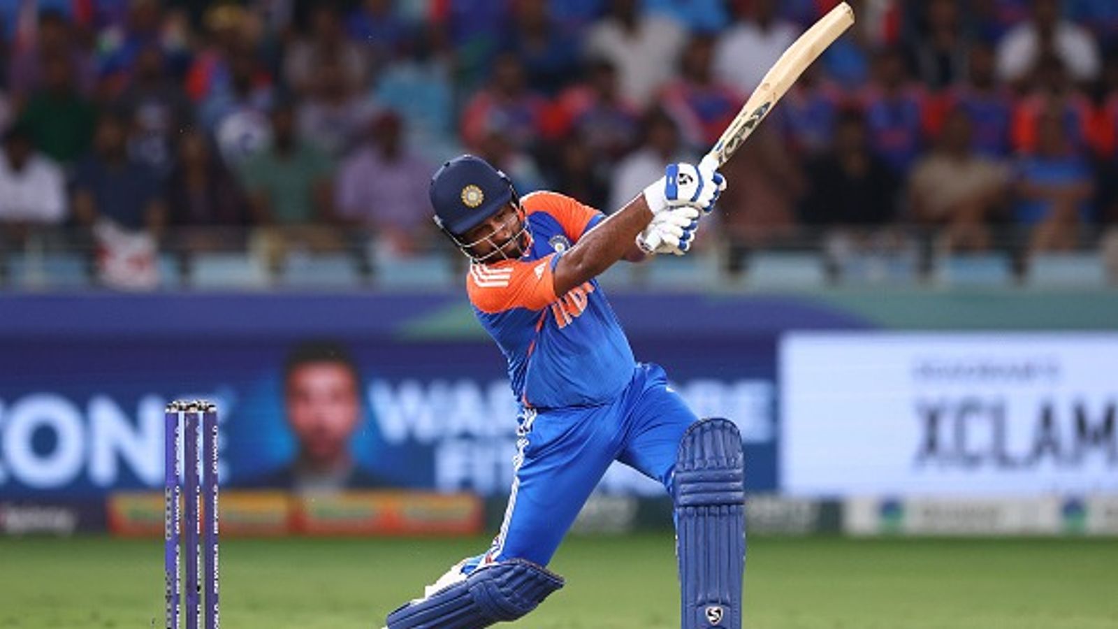 Asia cup 2025: टीम इंडिया के ड्रेसिंग रूम में गूंजा संजू सैमसन का नाम, श्रीलंका के खिलाफ सुपर ओवर में जीत के बाद मिला सम्मान Asia cup 2025: टीम इंडिया के ड्रेसिंग रूम में गूंजा संजू सैमसन का नाम, श्रीलंका के खिलाफ सुपर ओवर में जीत के बाद मिला सम्मान