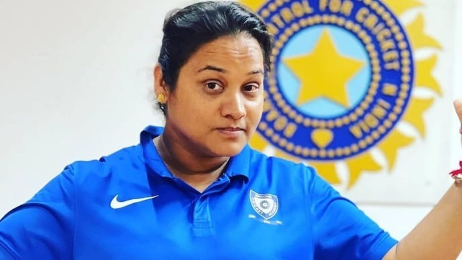 जानें कौन हैं अमिता शर्मा जिन्हें BCCI ने दिया वीमेंस सेलेक्शन पैनल चेयरमैन का पद, भारत के लिए खेल चुकी हैं तीनों फॉर्मेट जानें कौन हैं अमिता शर्मा जिन्हें BCCI ने दिया वीमेंस सेलेक्शन पैनल चेयरमैन का पद, भारत के लिए खेल चुकी हैं तीनों फॉर्मेट