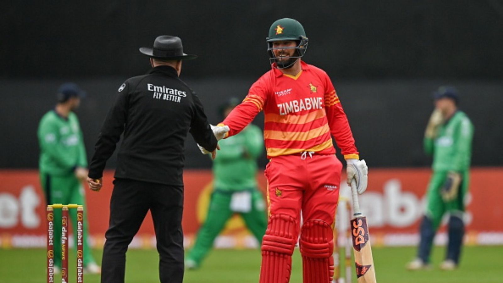 39 साल की उम्र में 46 गेंद में ठोका T20I शतक और कूटे 123 रन, उड़ाए 21 चौके-छक्के, टीम ने फिर भी किया रिटायर्ड आउट 39 साल की उम्र में 46 गेंद में ठोका T20I शतक और कूटे 123 रन, उड़ाए 21 चौके-छक्के, टीम ने फिर भी किया रिटायर्ड आउट