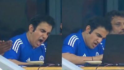 IND vs PAK Final: पाकिस्तान को पीटने के बाद गौतम गंभीर ने जोशीले अंदाज में मनाया जश्न, टेबल पर मारा हाथ, कोच का ऐसा रूप नहीं देखा, VIDEO SportsTak Hindi