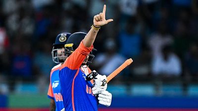 'मैं तुम्हें टीम इंडिया या IPL के लिए तैयार नहीं कर रहा', युवराज सिंह ने अभिषेक शर्मा को कैंप से ठीक पहले क्यों कहा था ऐसा SportsTak Hindi
