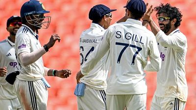 IND vs WI, 1st Test: भारत ने ढाई दिन में जीता अहमदाबाद टेस्ट, वेस्ट इंडीज को पारी और 140 रन से चटाई धूल SportsTak Hindi