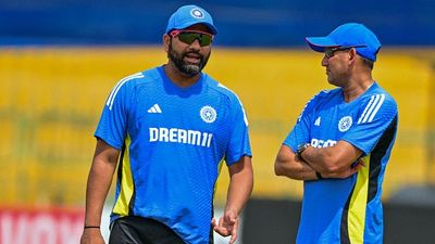 India ODI Captaincy: रोहित शर्मा को कैसे मिली वनडे कप्तानी से हटाने की सूचना, शुभमन को जिम्मा देने पर क्या बात हुई, सामने आई अंदर की बात SportsTak Hindi