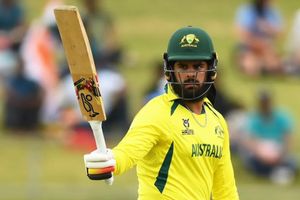 ऑस्ट्रेलिया में खेलने वाले 'भारतीय' खिलाड़ी ने वनडे मैच में ठोका तिहरा शतक, 35 छक्कों से 141 गेंद में बनाए 314 रन SportsTak Hindi