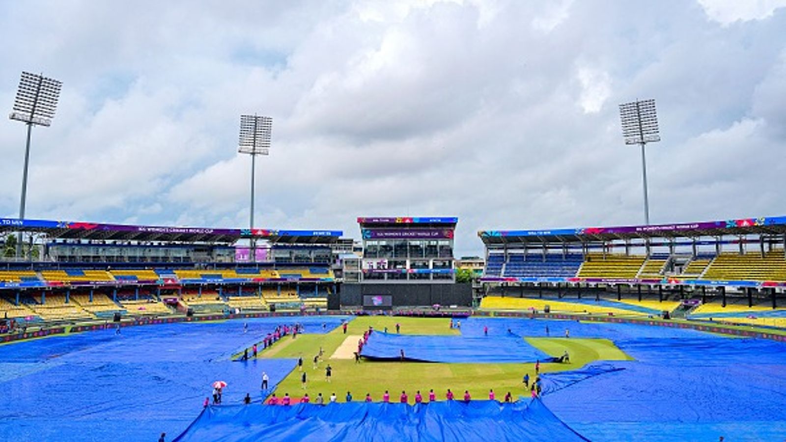 IND vs PAK, Women's World Cup 2025: भारत-पाकिस्तान मैच पर बारिश का खतरा, जानें कितने ओवर का हो सकता है मुकाबला IND vs PAK, Women's World Cup 2025: भारत-पाकिस्तान मैच पर बारिश का खतरा, जानें कितने ओवर का हो सकता है मुकाबला