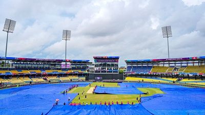 IND vs PAK, Women's World Cup 2025: भारत-पाकिस्तान मैच पर बारिश का खतरा, जानें कितने ओवर का हो सकता है मुकाबला SportsTak Hindi