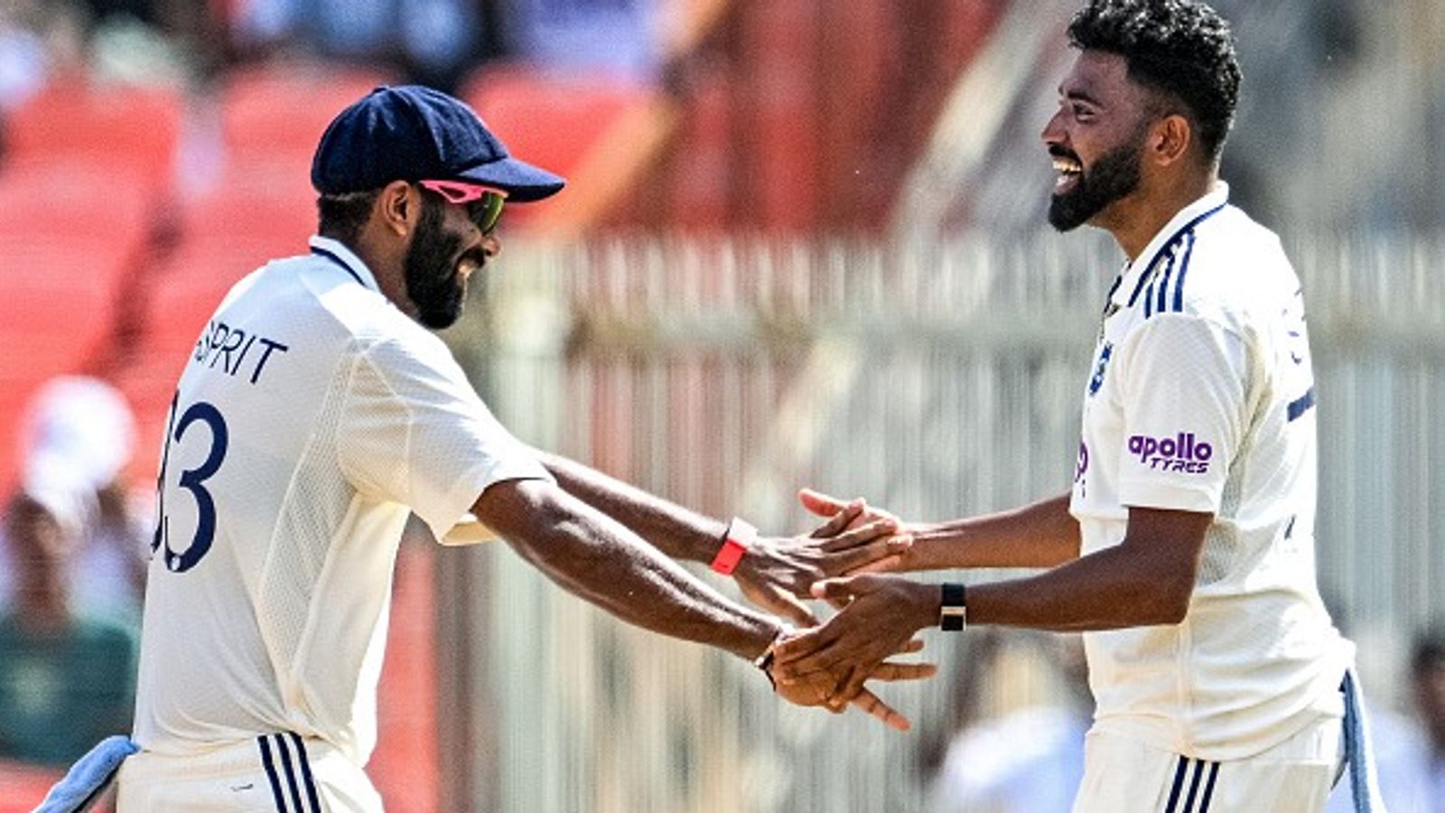 IND vs WI: 'बाकी सब फेक है', जसप्रीत बुमराह का भारत की जीत के बाद मोहम्मद सिराज को लेकर बयान वायरल IND vs WI: 'बाकी सब फेक है', जसप्रीत बुमराह का भारत की जीत के बाद मोहम्मद सिराज को लेकर बयान वायरल