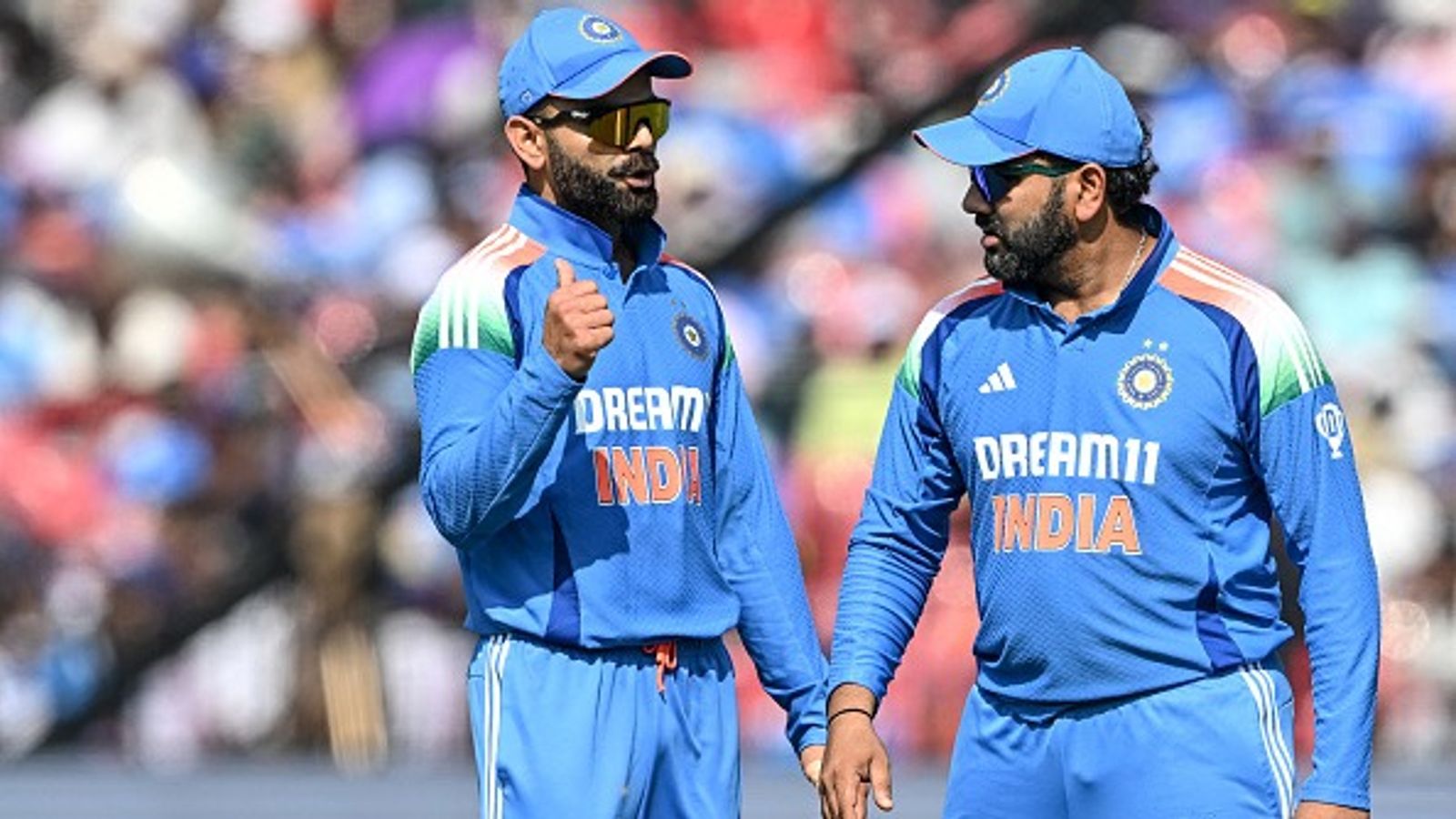 रोहित शर्मा-विराट कोहली को अब फॉर्म के दम पर ही टीम इंडिया में मिलेगी एंट्री! गौतम गंभीर और अजीत अगरकर का प्लान आया सामने रोहित शर्मा-विराट कोहली को अब फॉर्म के दम पर ही टीम इंडिया में मिलेगी एंट्री! गौतम गंभीर और अजीत अगरकर का प्लान आया सामने