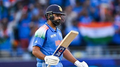 'हर मैच और सीरीज पर नजर होगी', क्या रोहित शर्मा खेलेंगे 2027 वनडे वर्ल्ड कप? पूर्व भारतीय क्रिकेटर बोला- अब मैदान सभी के लिए बराबर है SportsTak Hindi